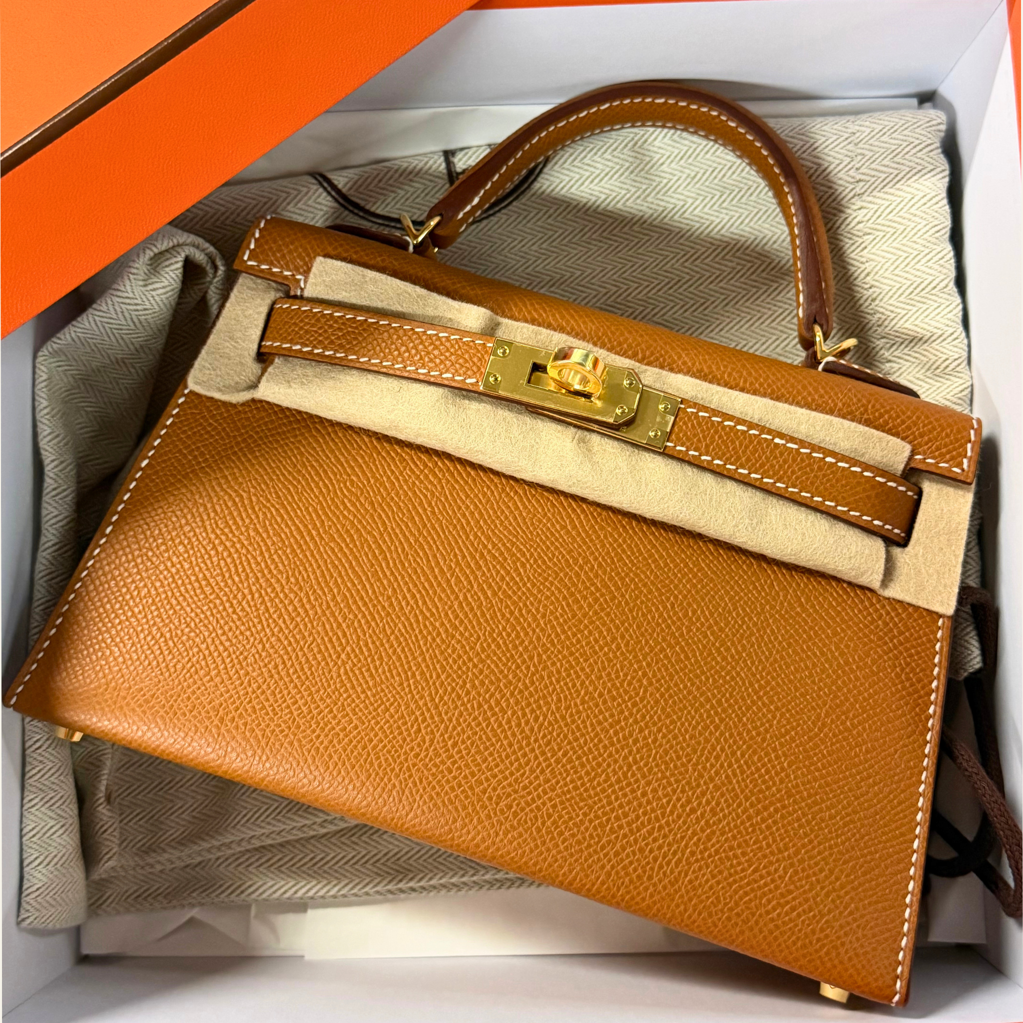 Hermès Mini Kelly Gold with Gold Hardware